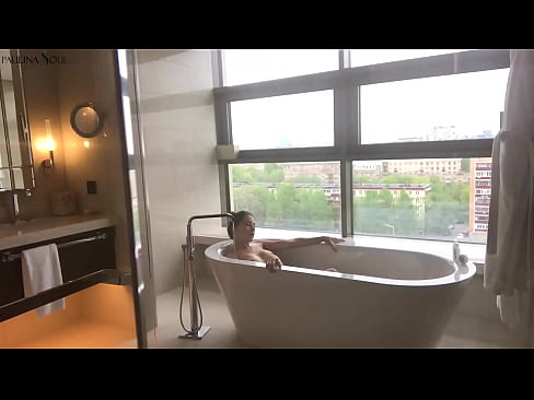 ❤️ عزیزم فوق العاده با شور و شوق بیدمشک خود را در حمام تکان می دهد ️ پورنو در fa.dreamlandpassionjourney.ru ❌